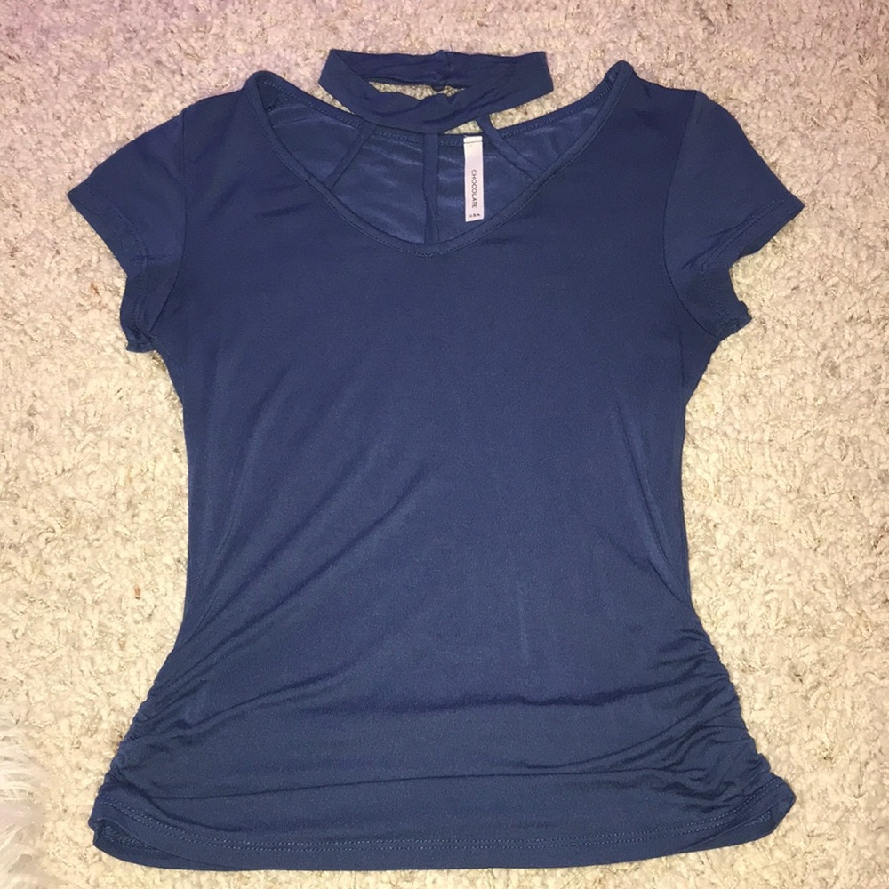 choker tee